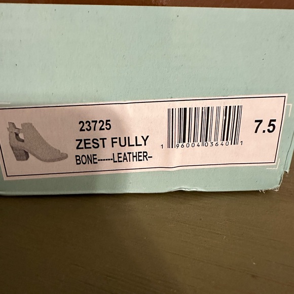 Diba True Leather shoes NWT - Picture 10 of 15